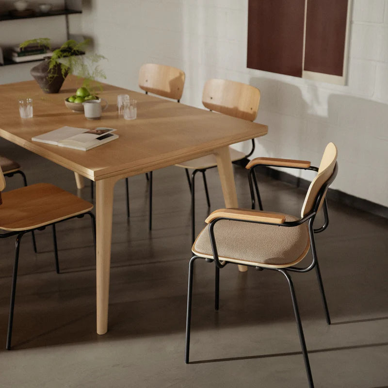 FDB Møbler J183 Holmen Chair with Armrests เก้าอี้โครงเหล็กมีที่วางแขน ที่นั่ง oak veneer ออกแบบโดย Jakob Thau