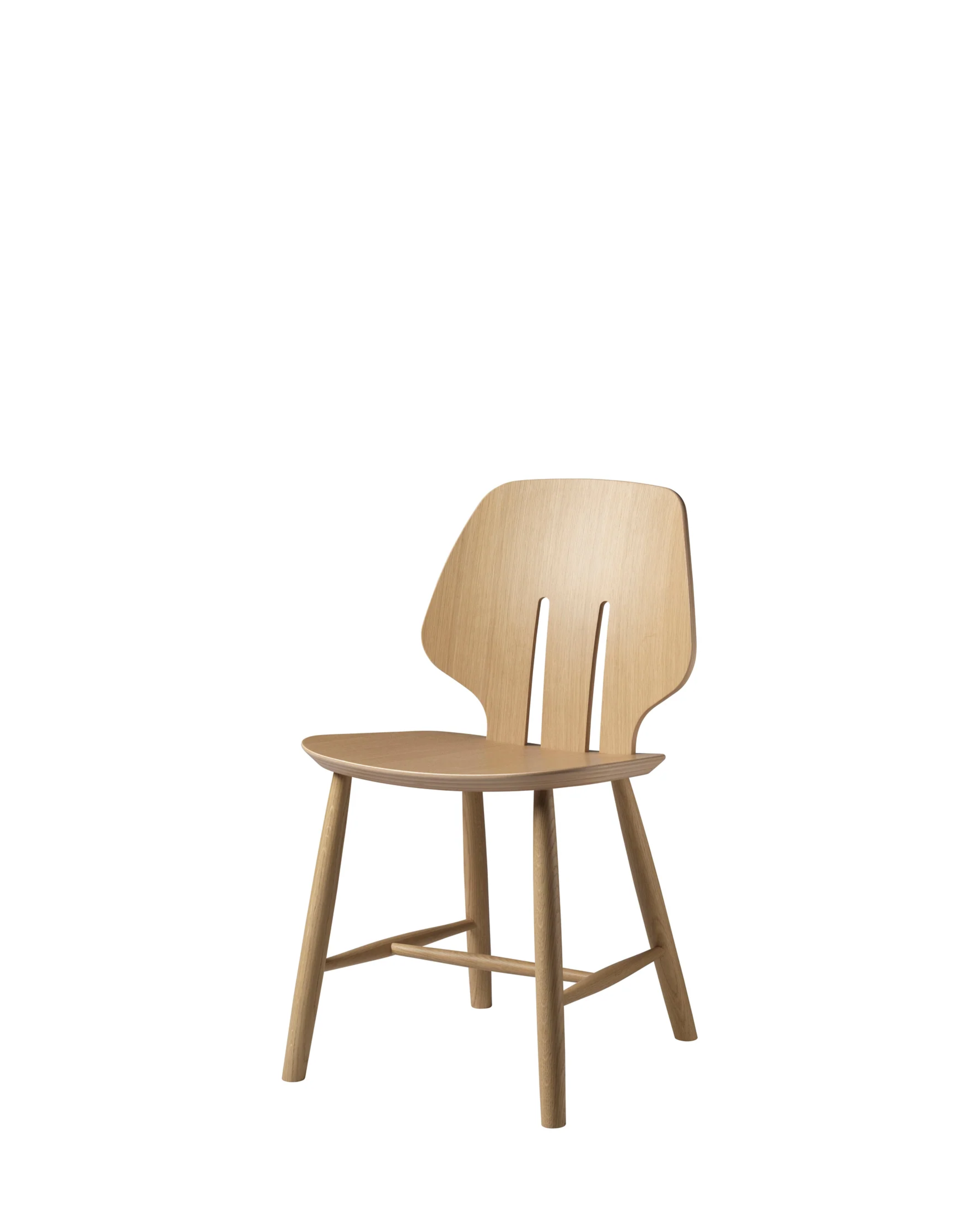 FDB Møbler J67 Chair โดย Ejvind A. Johansson ไม้โอ๊กสีธรรมชาติ พนักพิง signature ดีไซน์ปี 1957 เคลือบ lacquered water-based