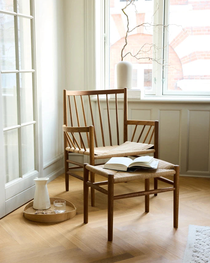 FDB Møbler J82 Lounge Chair โดย Jørgen Bækmark โครงไม้โอ๊กหรือบีช ที่นั่ง papercord natural ดีไซน์ปี 1962