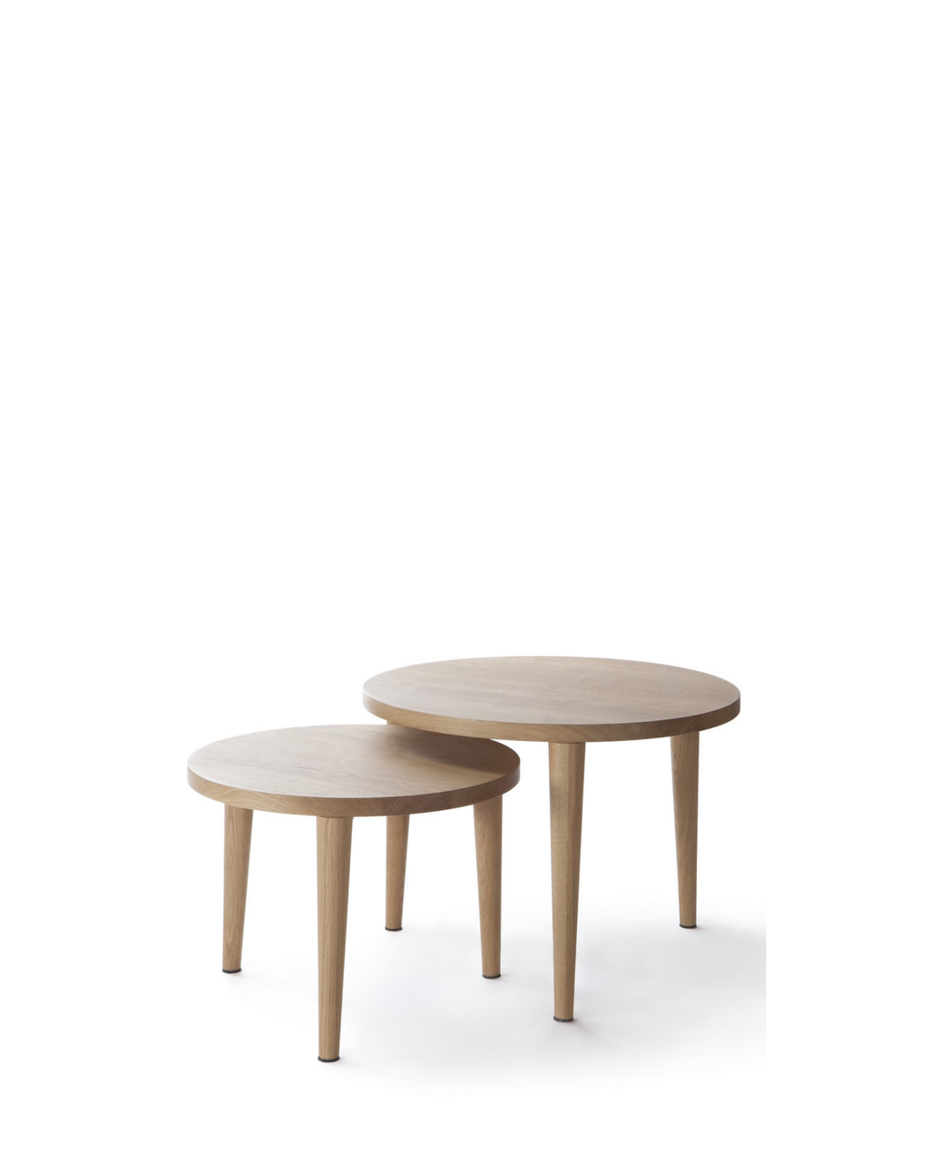 Nikari January Coffee Table โต๊ะกลม ash หรือ oak มีให้เลือกสองขนาด ออกแบบโดย Harri Koskinen