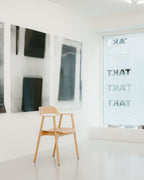 เก้าอี้ Bow Chair จาก TAKT แบรนด์เฟอร์นิเจอร์เดนมาร์ก ออกแบบโดย Sam Hecht และ Kim Colin ทำจากไม้โอ๊กแท้ขึ้นรูปทั้งชิ้น พนักพิงและที่เท้าแขนโค้งต่อเนื่องรับกับสรีระอย่างพอดี ดีไซน์เรียบง่ายแต่เต็มไปด้วยรายละเอียดที่ซ่อนอยู่ เผยความงามของโครงสร้างไม้ตามแบบสแกนดิเนเวีย ผสมผสานความสบาย ความสมดุล และความยั่งยืนได้อย่างลงตัว จัดจำหน่ายโดย Old Pine Trees