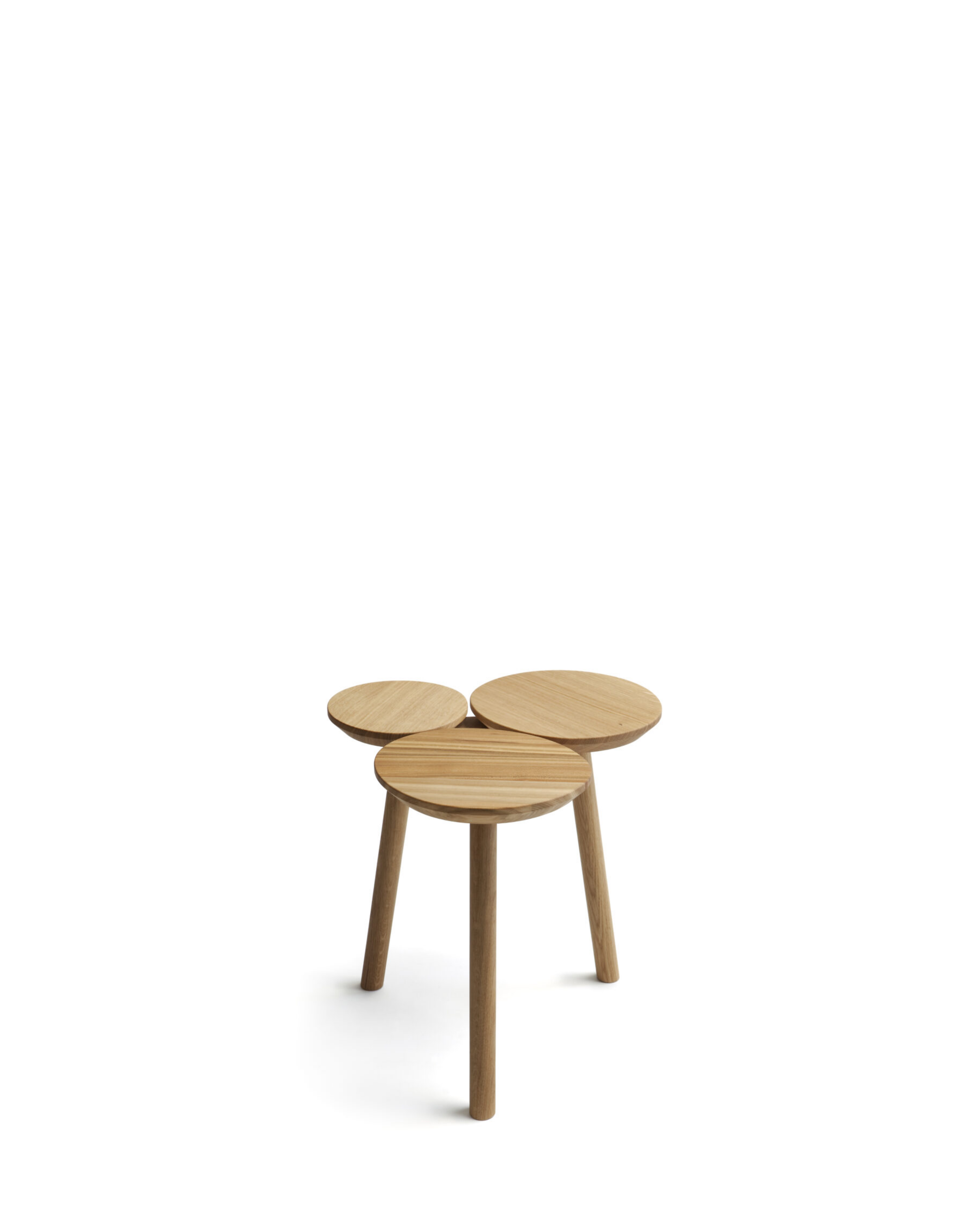 Nikari July Stool Table เฟอร์นิเจอร์ oak รูปทรง organic ที่ใช้ได้ทั้งเป็น stool และ side table ออกแบบโดย Nao Tamura