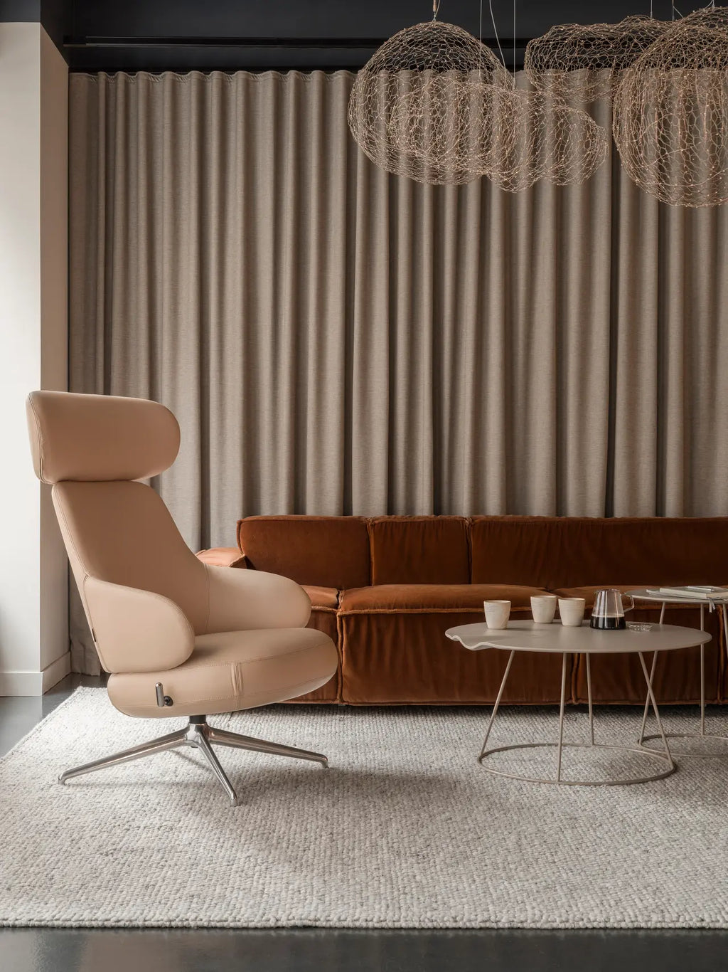 Pillo Easy Chair High