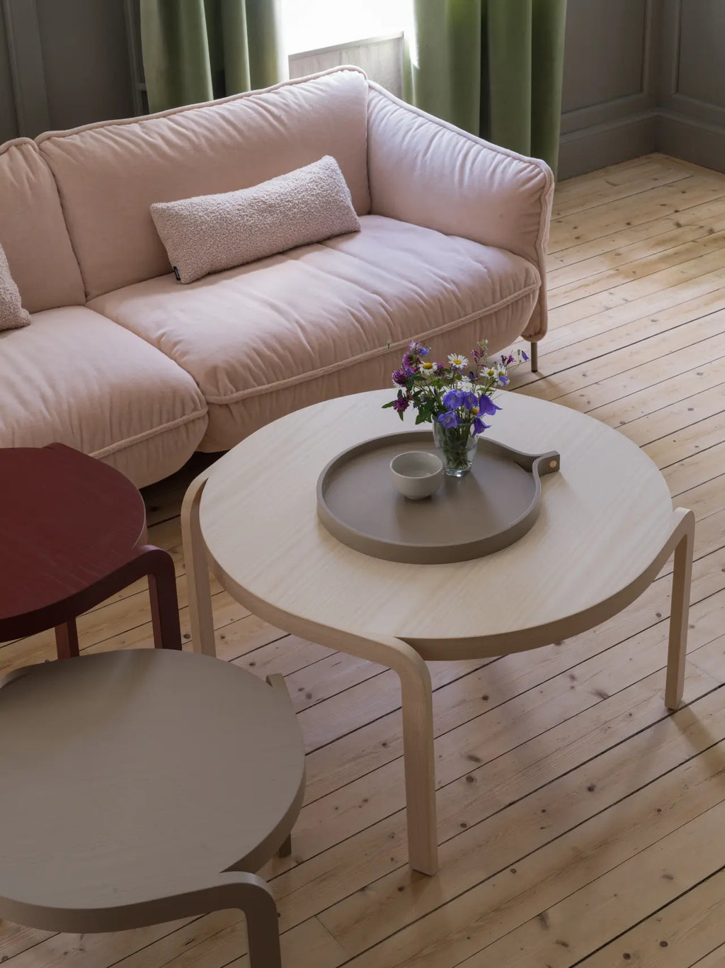Spin Lounge Table