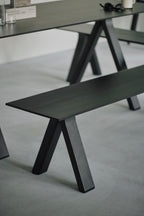 Karimoku New Standard Spectrum Bench 180 ม้านั่งไม้โอ๊คดีไซน์มินิมอลสำหรับโต๊ะ Spectrum ออกแบบโดย Geckeler Michels
