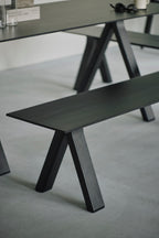 Karimoku New Standard Spectrum Bench 220 ม้านั่งไม้โอ๊คดีไซน์มินิมอลสำหรับโต๊ะ Spectrum ออกแบบโดย Geckeler Michels