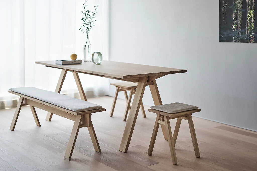 Ishinomaki Laboratory Kobo Table Maker Pack โต๊ะไม้โครงสร้างเรียบ พื้นผิวเคลือบ ออกแบบโดย Keiji Ashizawa