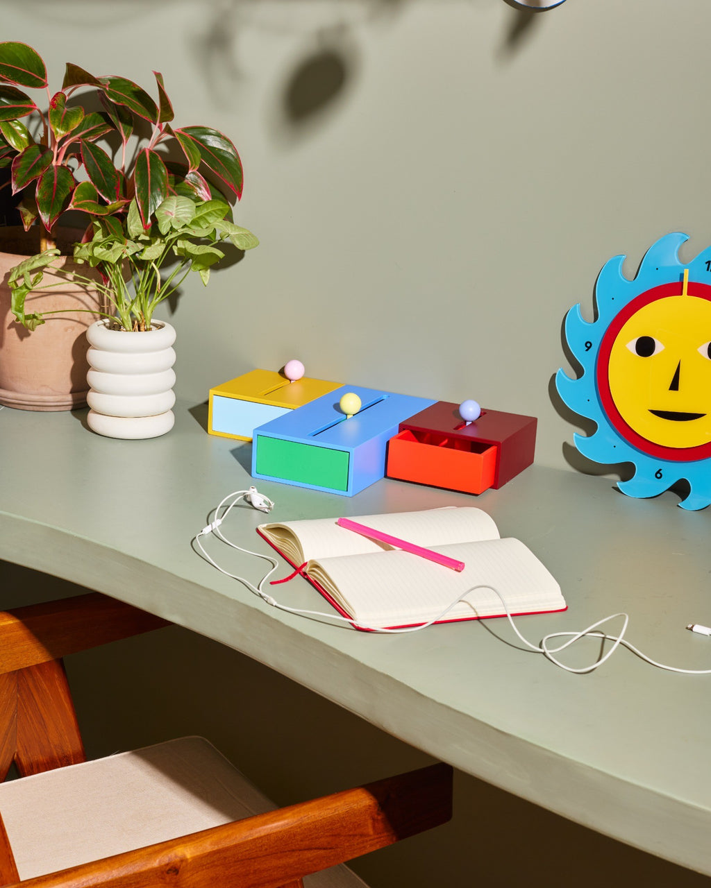 Areaware Cache Box by Kenyon Yeh, minimalist wooden box in warm, playful colors curated by Old Pine Trees for everyday spaces. กล่องเก็บของดีไซน์มินิมอลจาก Areaware ผลงานของ Kenyon Yeh สีสันเรียบแต่สนุก คัดสรรโดย Old Pine Trees