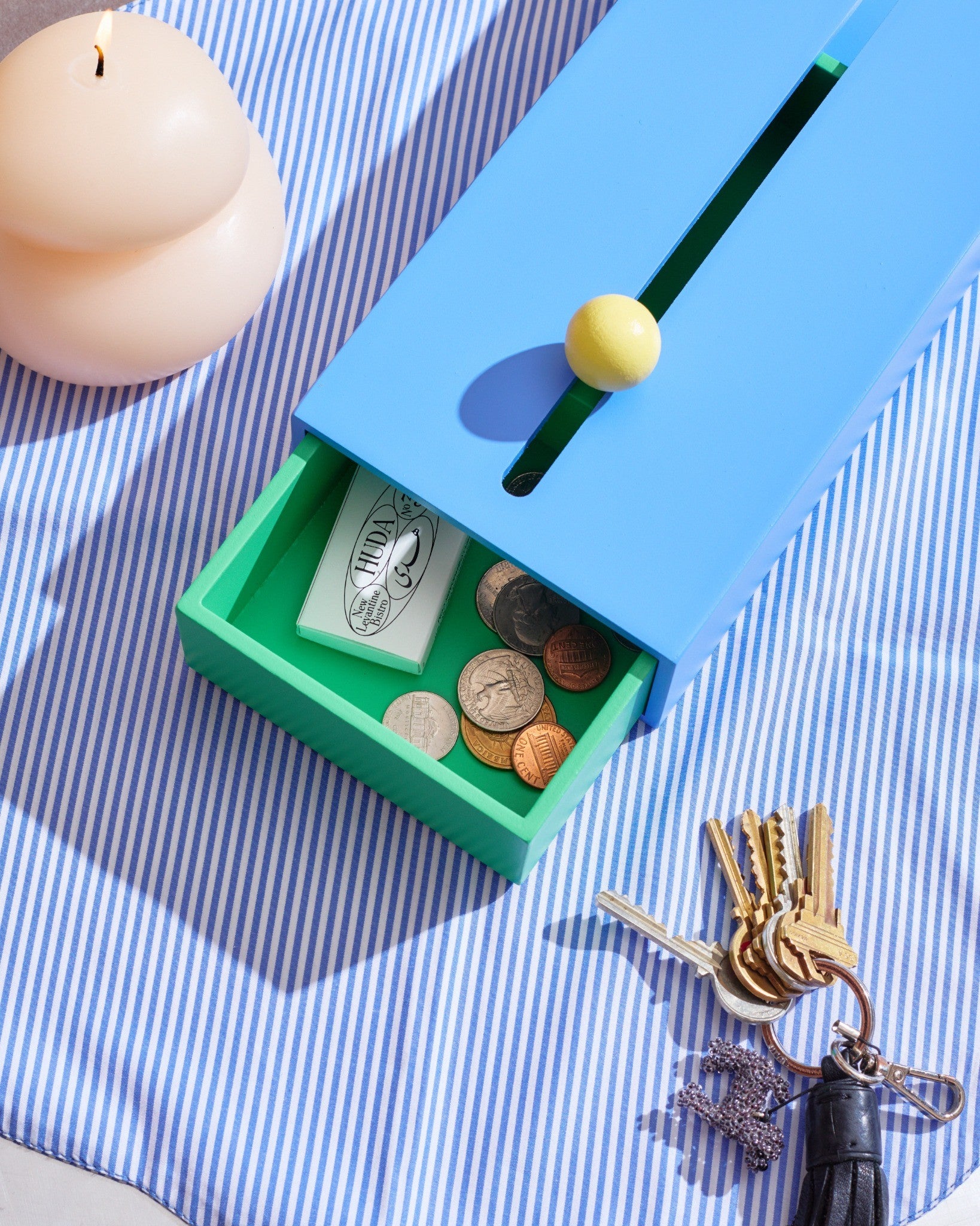 Areaware Cache Box by Kenyon Yeh, minimalist wooden box in warm, playful colors curated by Old Pine Trees for everyday spaces. กล่องเก็บของดีไซน์มินิมอลจาก Areaware ผลงานของ Kenyon Yeh สีสันเรียบแต่สนุก คัดสรรโดย Old Pine Trees