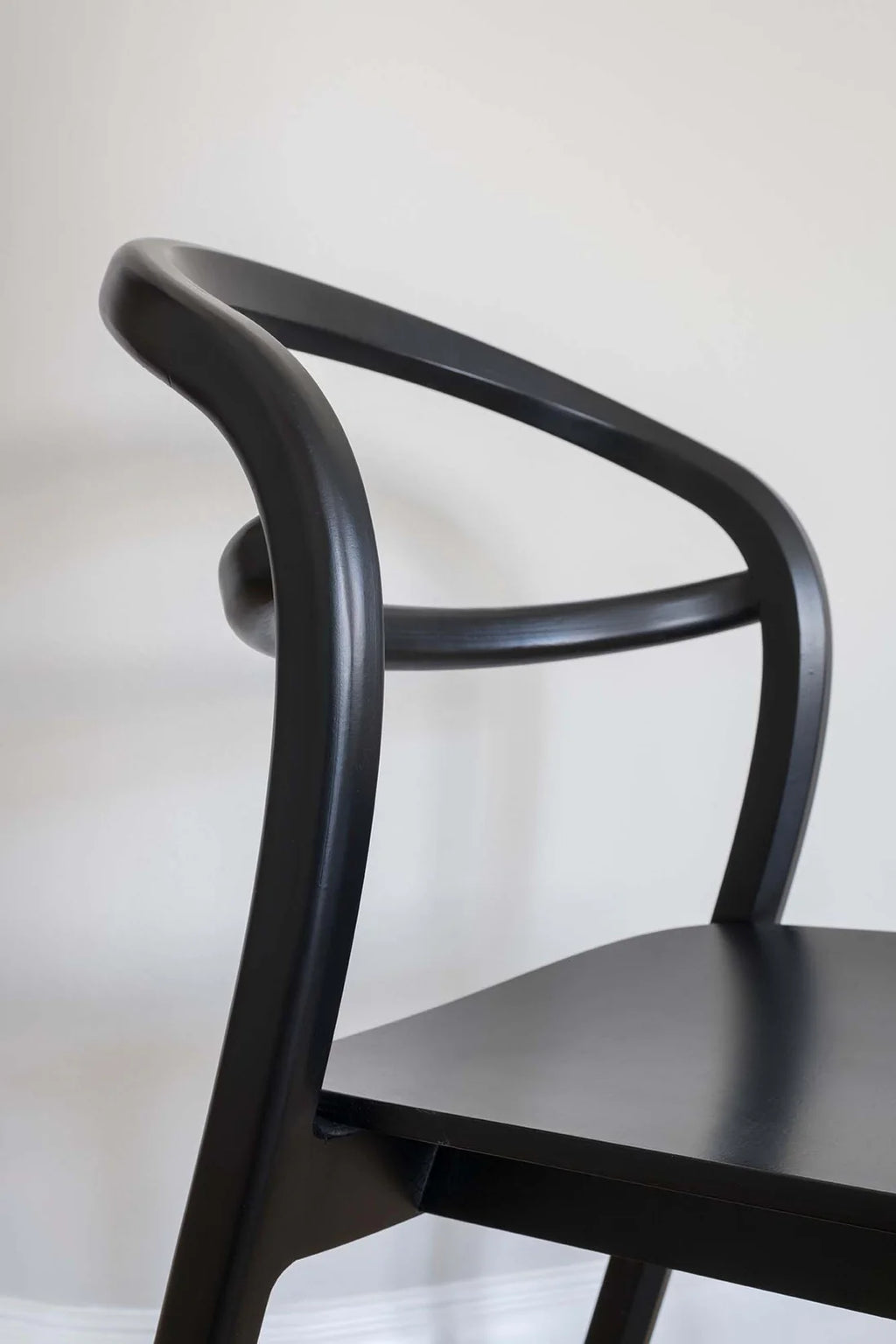Made by Choice KASTU Chair เก้าอี้ birch plywood พร้อม curved backrest สำหรับ dining และ hospitality interiors