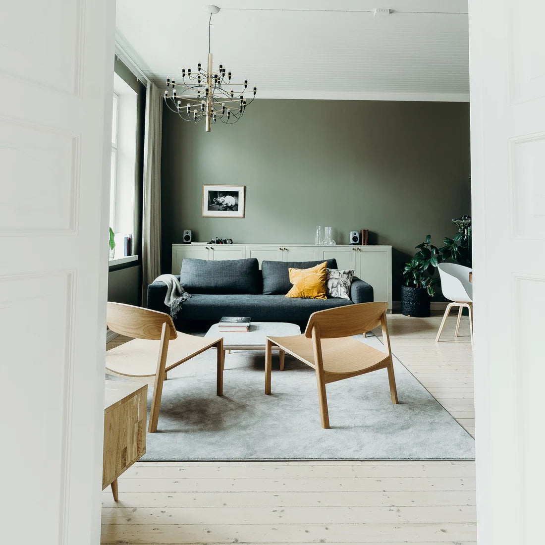 Made by Choice HALIKKO Lounge Chair เก้าอี้ lounge ไม้ solid oak หรือ ash พร้อมโครงสร้างเรียบง่ายแบบ 35 × 35 mm