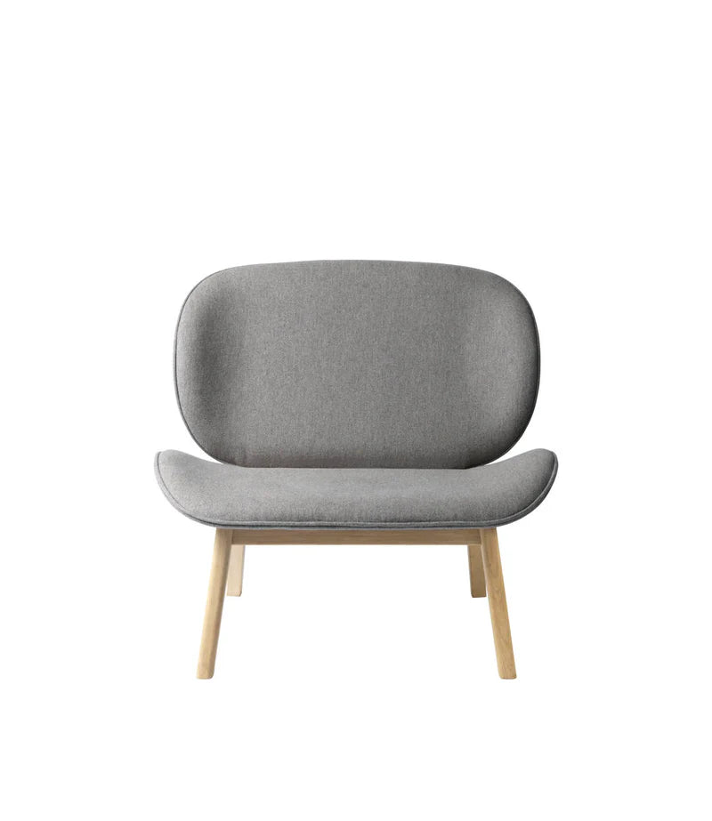 FDB Møbler L32 Suru Lounge Chair เก้าอี้เลานจ์ไม้โอ๊คพร้อมเบาะผ้าดีไซน์ผสมผสานญี่ปุ่นและสแกนดิเนเวียน ออกแบบโดย Carina Maria Mølgaard Nielsen