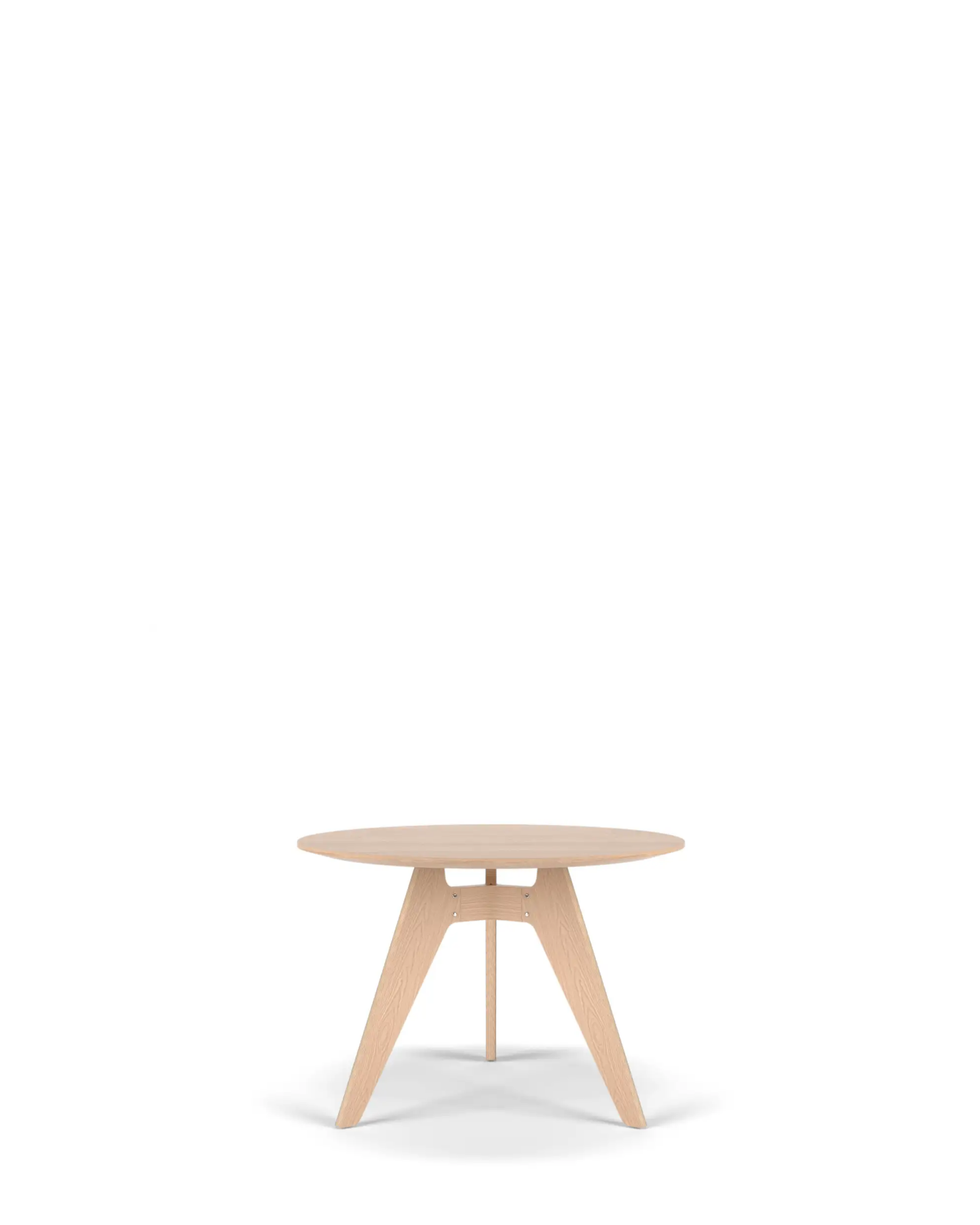 Nikari Lavitta Round Dining Table โต๊ะกลม oak พร้อมฐาน moulded plywood และขาเรียว ออกแบบโดย Timo Mikkonen และ Antti Rouhunkoski
