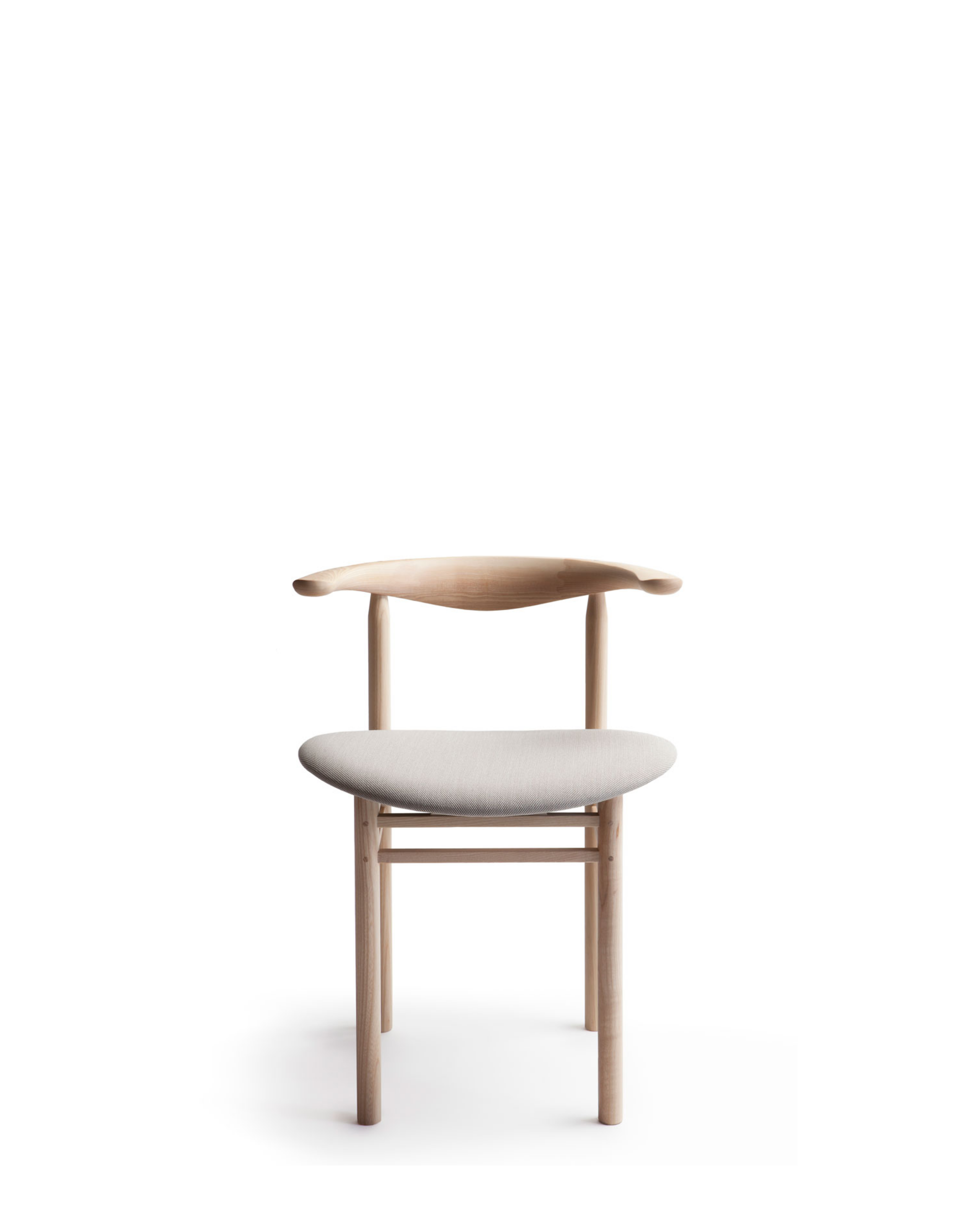 Nikari Linea RMT3 Dining Chair เก้าอี้ ash พร้อมพนักพิงโค้งและ upholstered seat ออกแบบโดย Rudi Merz