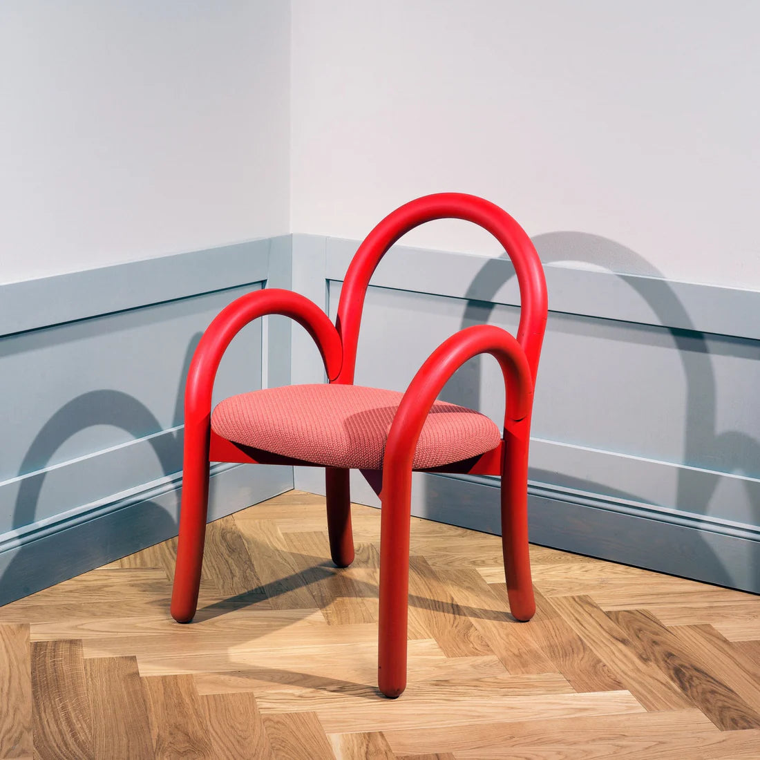 Made by Choice GOMA Armchair เก้าอี้ armchair birch plywood รูปทรง solid และ curved geometry ออกแบบโดย Thomas Sandell