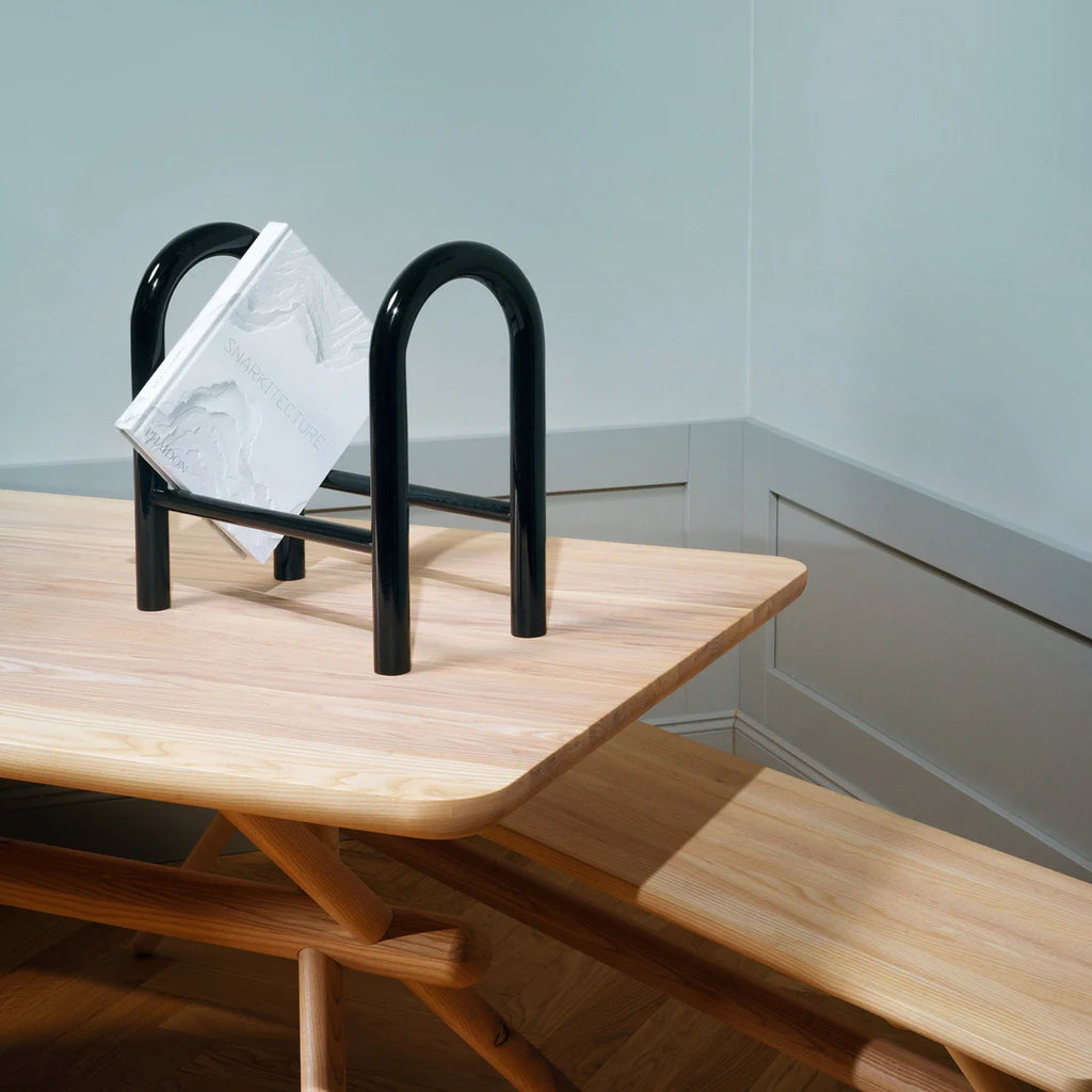 Made by Choice READING HORSE ชั้นวางหนังสือ plywood ขนาดเล็กแบบ portable ออกแบบโดย Katrín Ólína