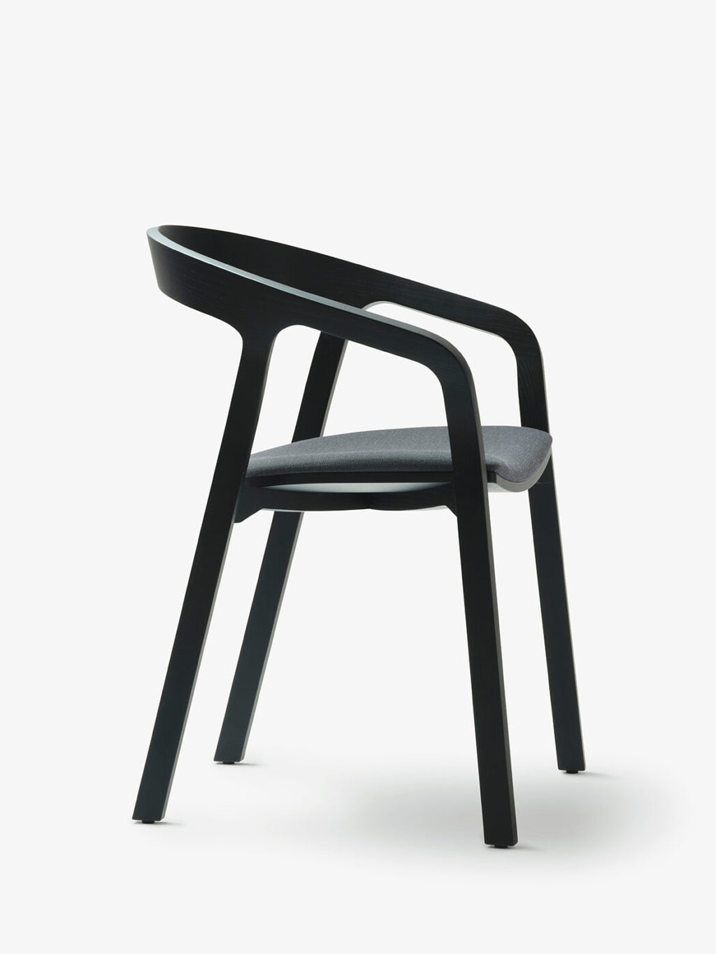 Mattiazzi MC1 SHE SAID Chair เก้าอี้ไม้ ash ออกแบบโดย Nitzan Cohen พร้อม armrest โค้งลาดและรายละเอียดงานไม้ต่อเนื่อง