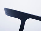 Mattiazzi MC1 SHE SAID Chair เก้าอี้ไม้ ash ออกแบบโดย Nitzan Cohen พร้อม armrest โค้งลาดและรายละเอียดงานไม้ต่อเนื่อง