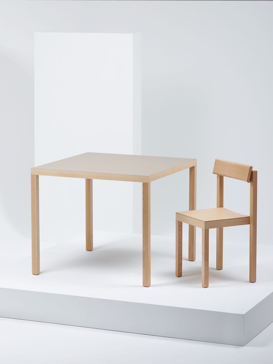 Mattiazzi MC14 PRIMO Table โต๊ะโครงไม้ oak สำหรับพื้นที่รับประทานอาหารและทำงานร่วมสมัย