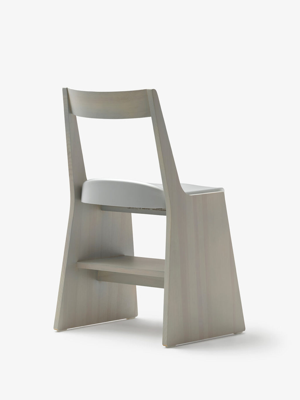 Mattiazzi MC19 FRONDA Chair เก้าอี้โครงไม้ pine พร้อม shelf ใต้ที่นั่งและ steel seat สำหรับพื้นที่ภายในร่วมสมัย