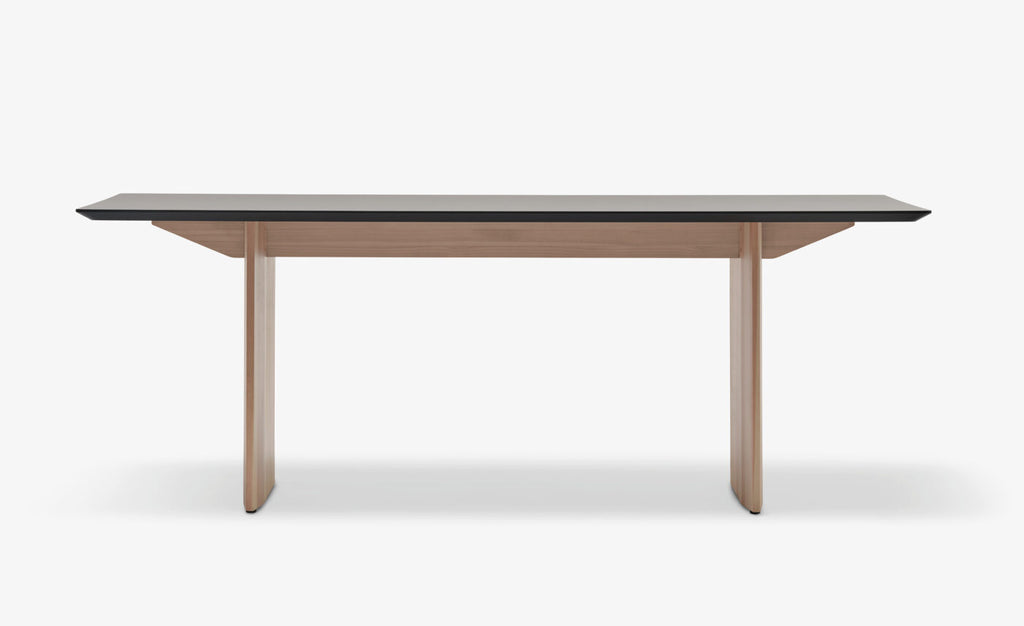 Mattiazzi MC19 FRONDA Table โต๊ะโครงไม้ pine พร้อม FENIX NTM® top สำหรับพื้นที่ทำงานและรับประทานอาหารร่วมสมัย