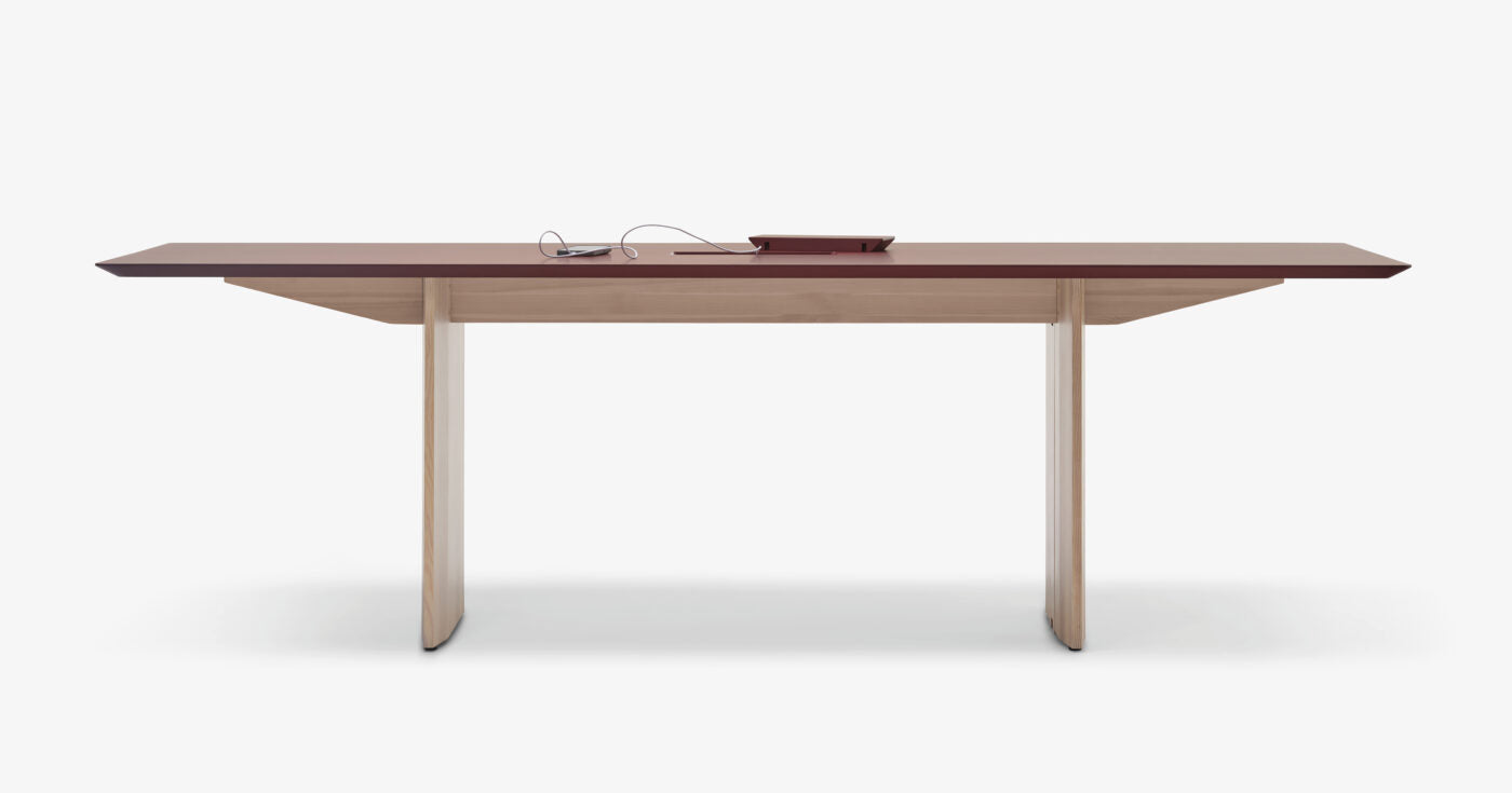 Mattiazzi MC19 FRONDA Table โต๊ะโครงไม้ pine พร้อม FENIX NTM® top สำหรับพื้นที่ทำงานและรับประทานอาหารร่วมสมัย