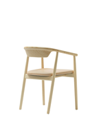 Mattiazzi MC21 LEVA Chair เก้าอี้พักแขนโครงไม้ ash สำหรับโต๊ะอาหาร ร้านอาหาร และพื้นที่ภายในร่วมสมัย