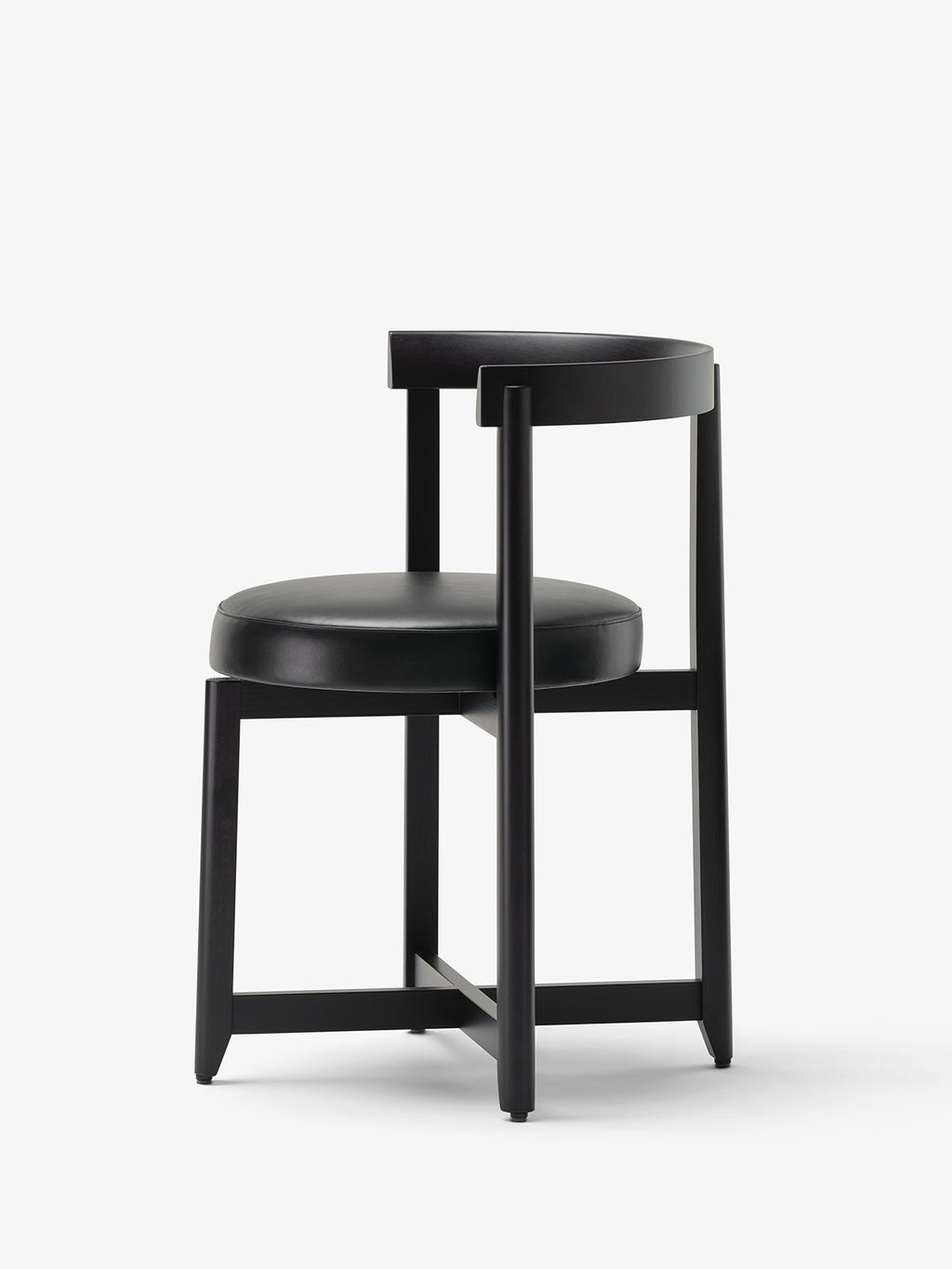 Mattiazzi APSIS Armchair เก้าอี้พักแขนโครงไม้ beech / walnut พร้อมเบาะบุและพนักพิงโค้ง สำหรับโต๊ะอาหาร คาเฟ่ ร้านอาหาร และพื้นที่ภายในร่วมสมัย