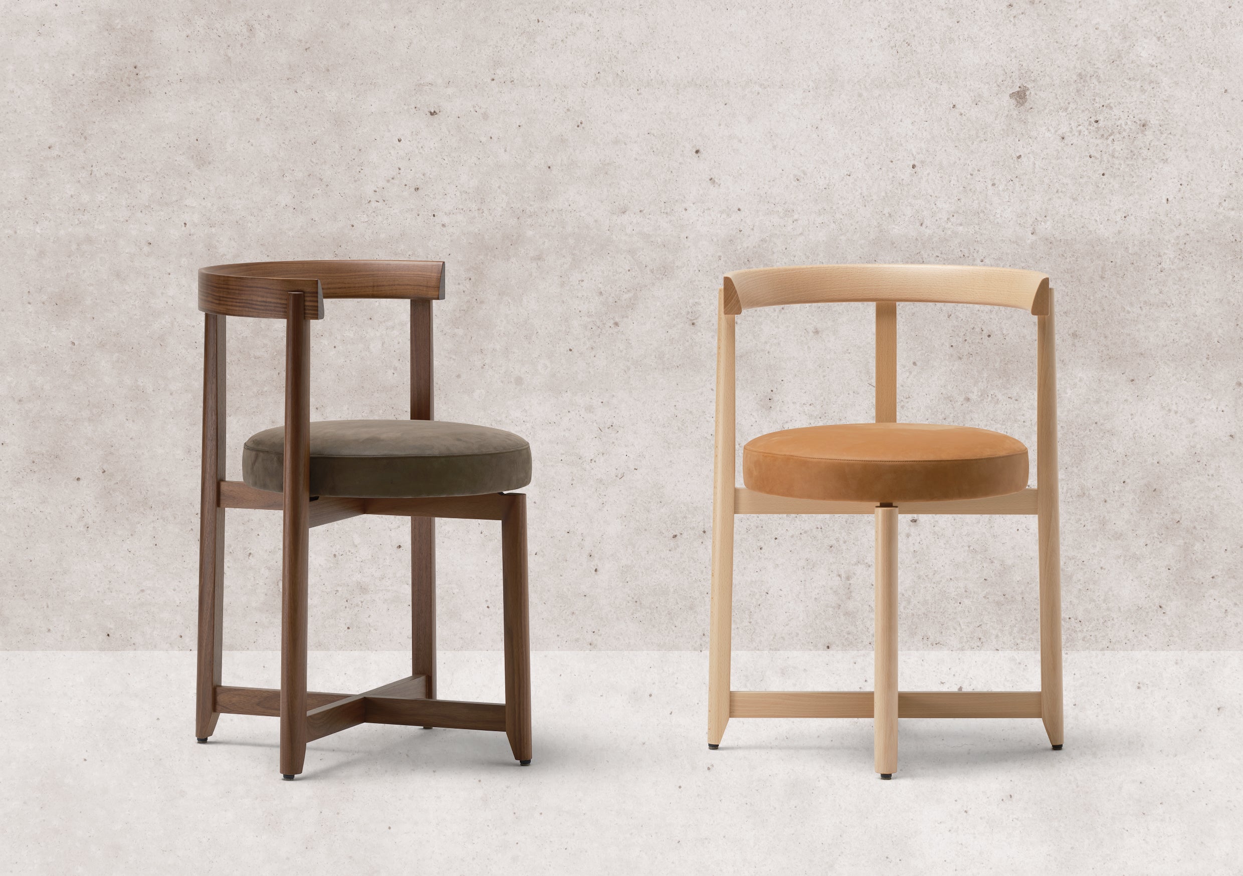Mattiazzi APSIS Armchair เก้าอี้พักแขนโครงไม้ beech / walnut พร้อมเบาะบุและพนักพิงโค้ง สำหรับโต๊ะอาหาร คาเฟ่ ร้านอาหาร และพื้นที่ภายในร่วมสมัย