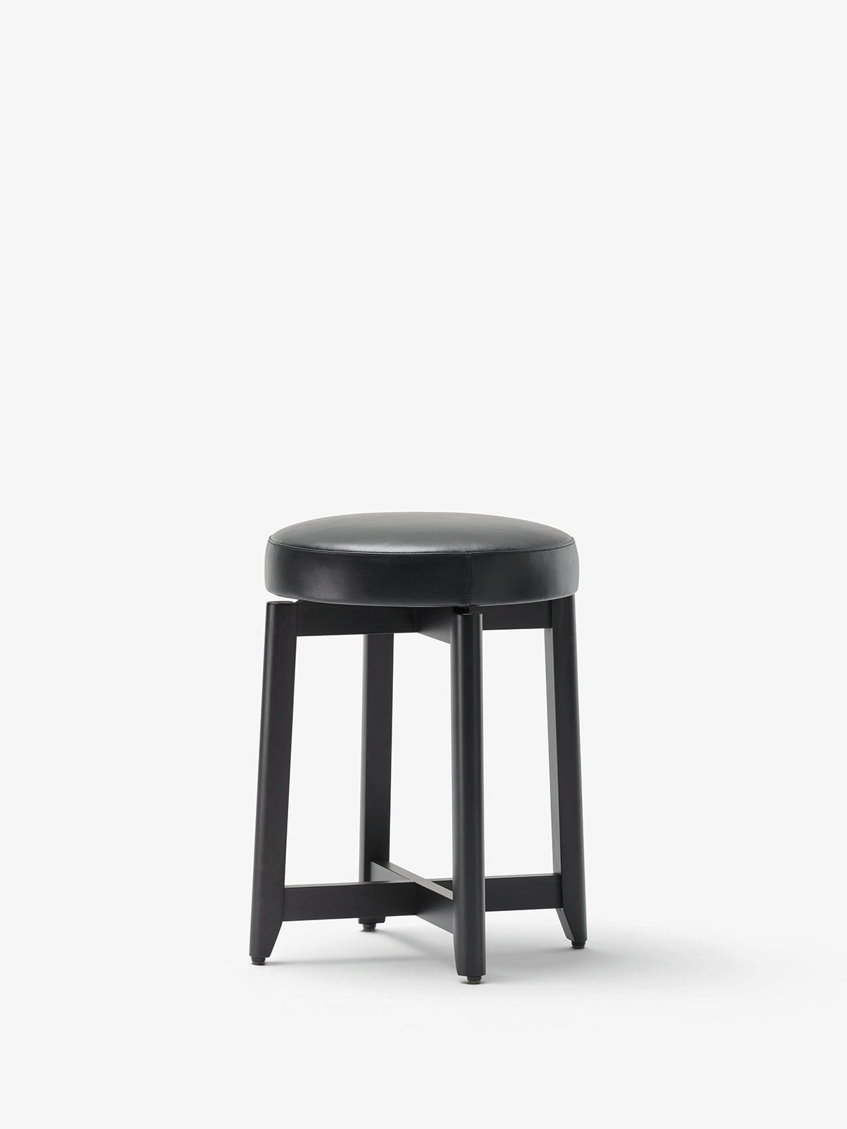 Mattiazzi APSIS Low Stool สตูลโครงไม้ solid beech สำหรับโต๊ะอาหาร คาเฟ่ และพื้นที่ภายในร่วมสมัย