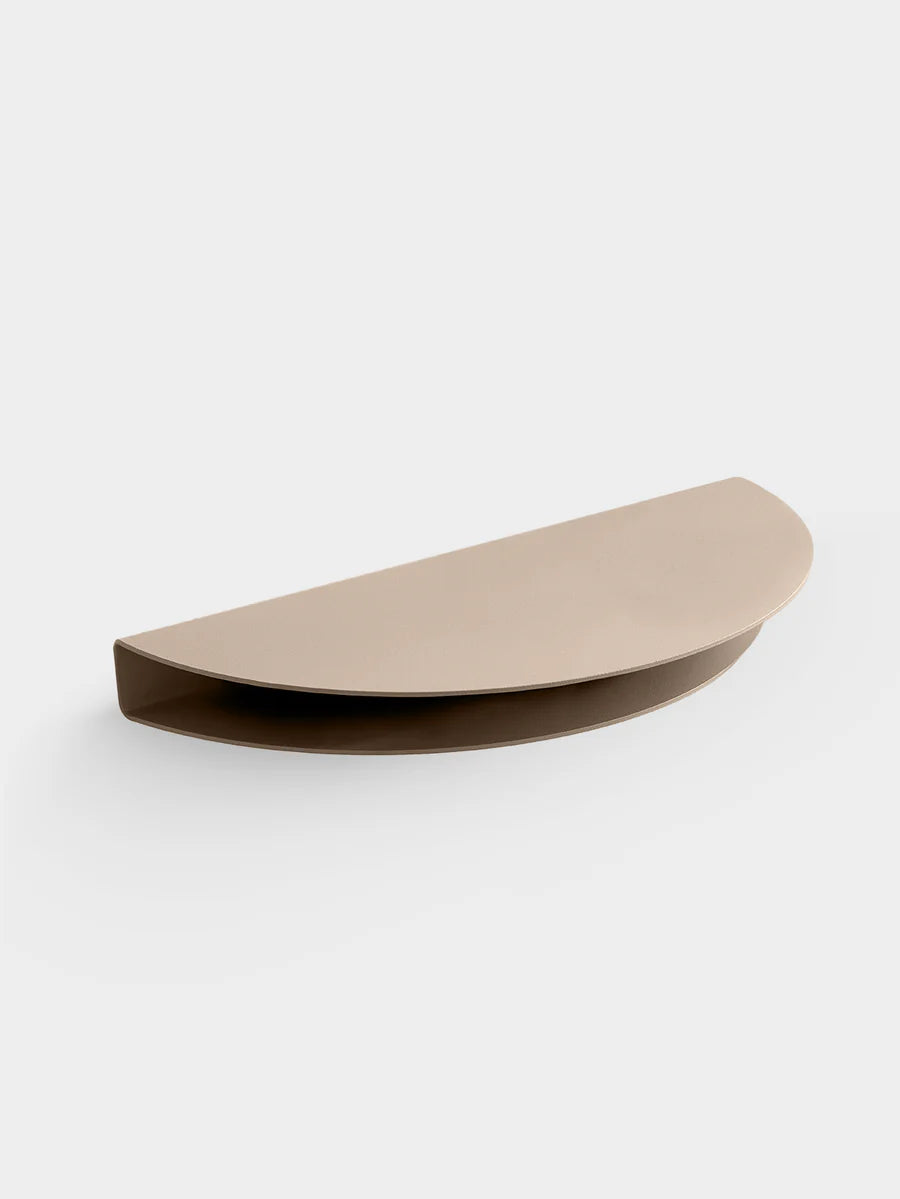 MOEBE Half Moon Shelf ชั้นวางติดผนังเหล็กทรงครึ่งวงกลม ออกแบบโดย MOEBE