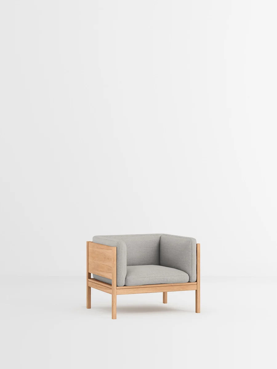 MOEBE Lounge Chair