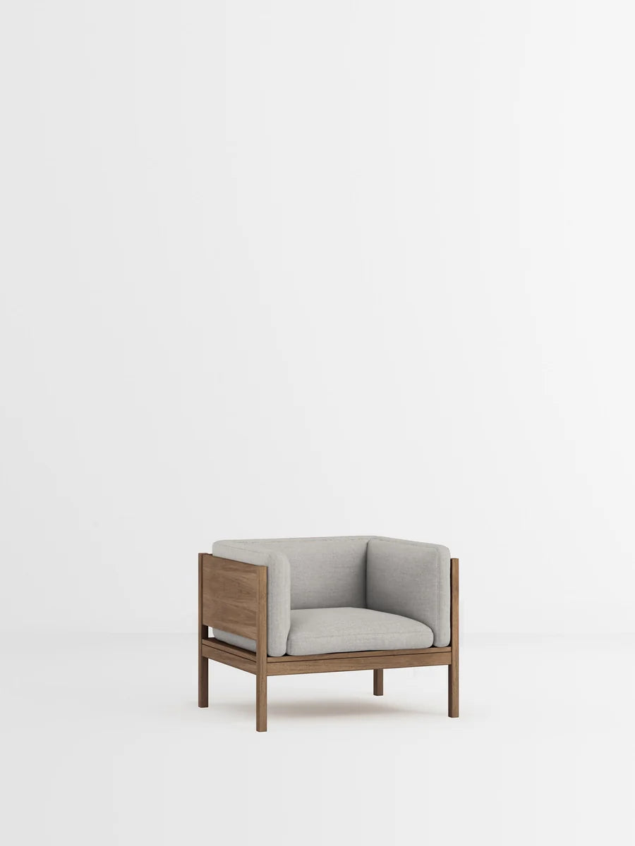 MOEBE Lounge Chair
