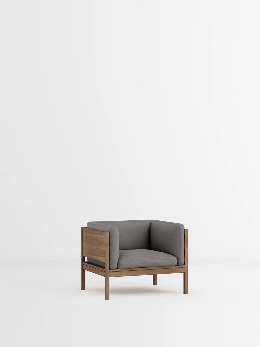 MOEBE Lounge Chair