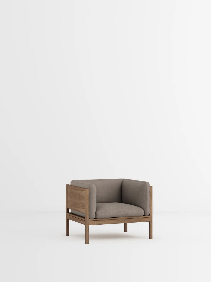 MOEBE Lounge Chair