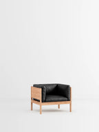 MOEBE Lounge Chair