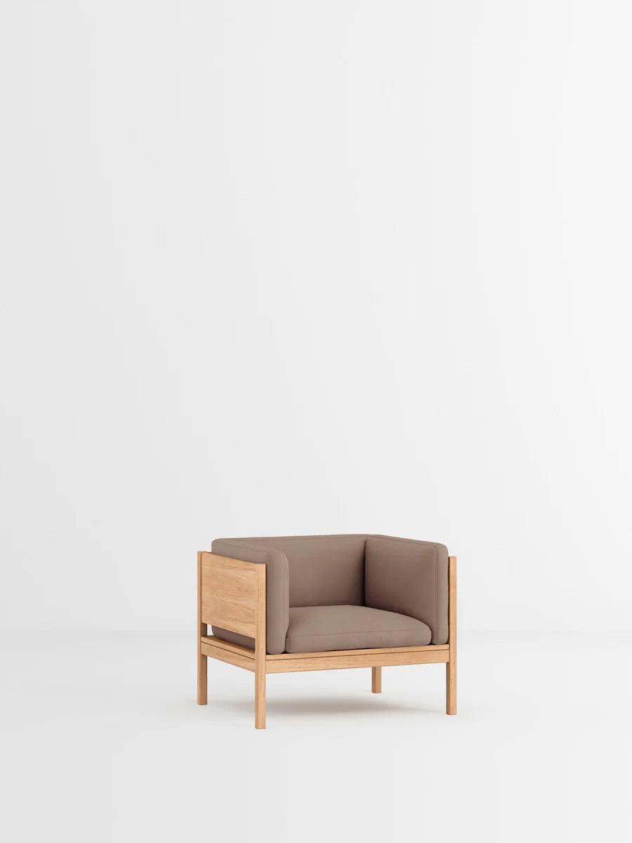 MOEBE Lounge Chair