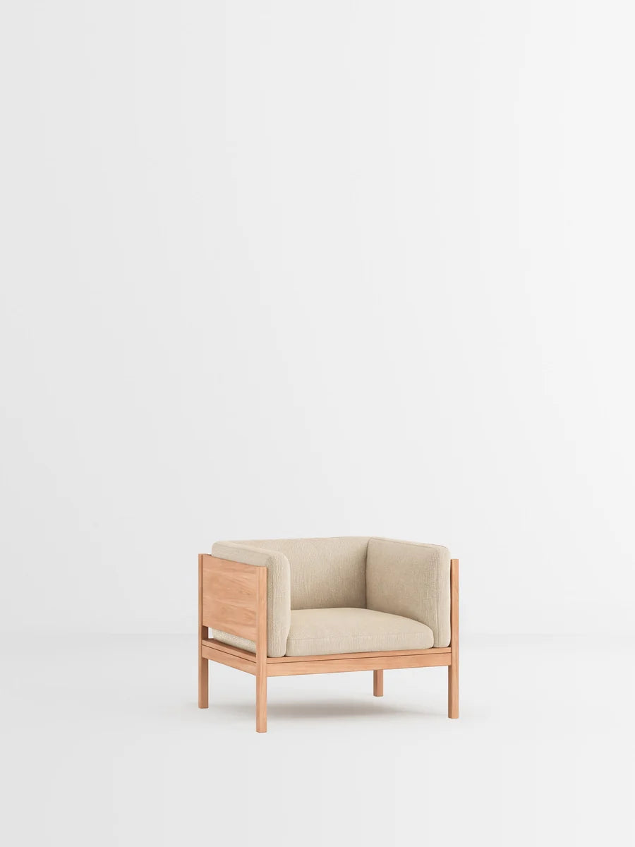 MOEBE Lounge Chair
