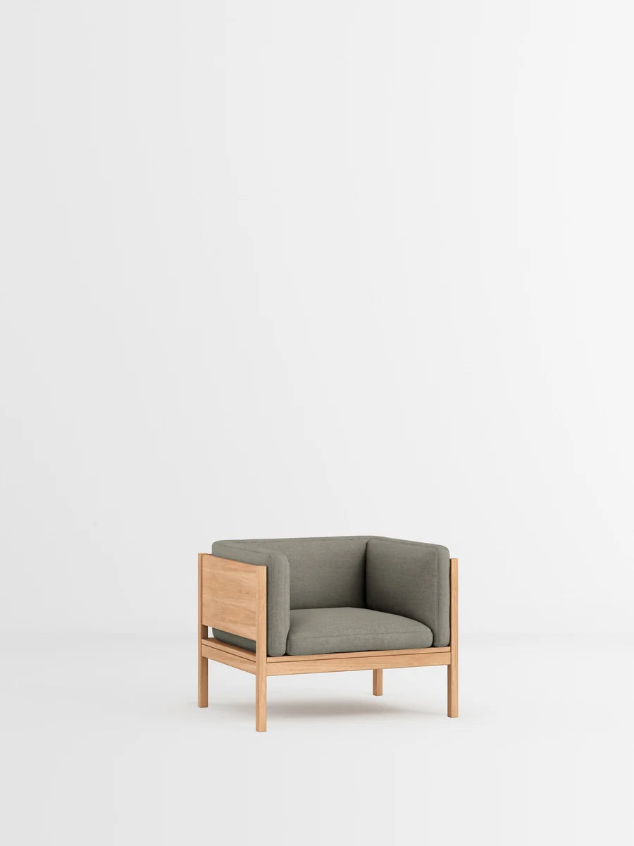 MOEBE Lounge Chair