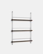 ชั้นวางของจาก MOEBE ดีไซน์เรียบง่ายแบบสแกนดิเนเวีย ปรับเปลี่ยนได้ตามพื้นที่และการใช้งาน ผลิตจากไม้โอ๊กแท้และโครงเหล็กเคลือบสีพาวเดอร์ แบบโมดูลาร์ปรับเพิ่มช่องหรือทำเต็มผนังได้ ใช้ชั้นไม้โอ๊ควีนียร์ FSC นำเข้าโดย Old Pine Trees.