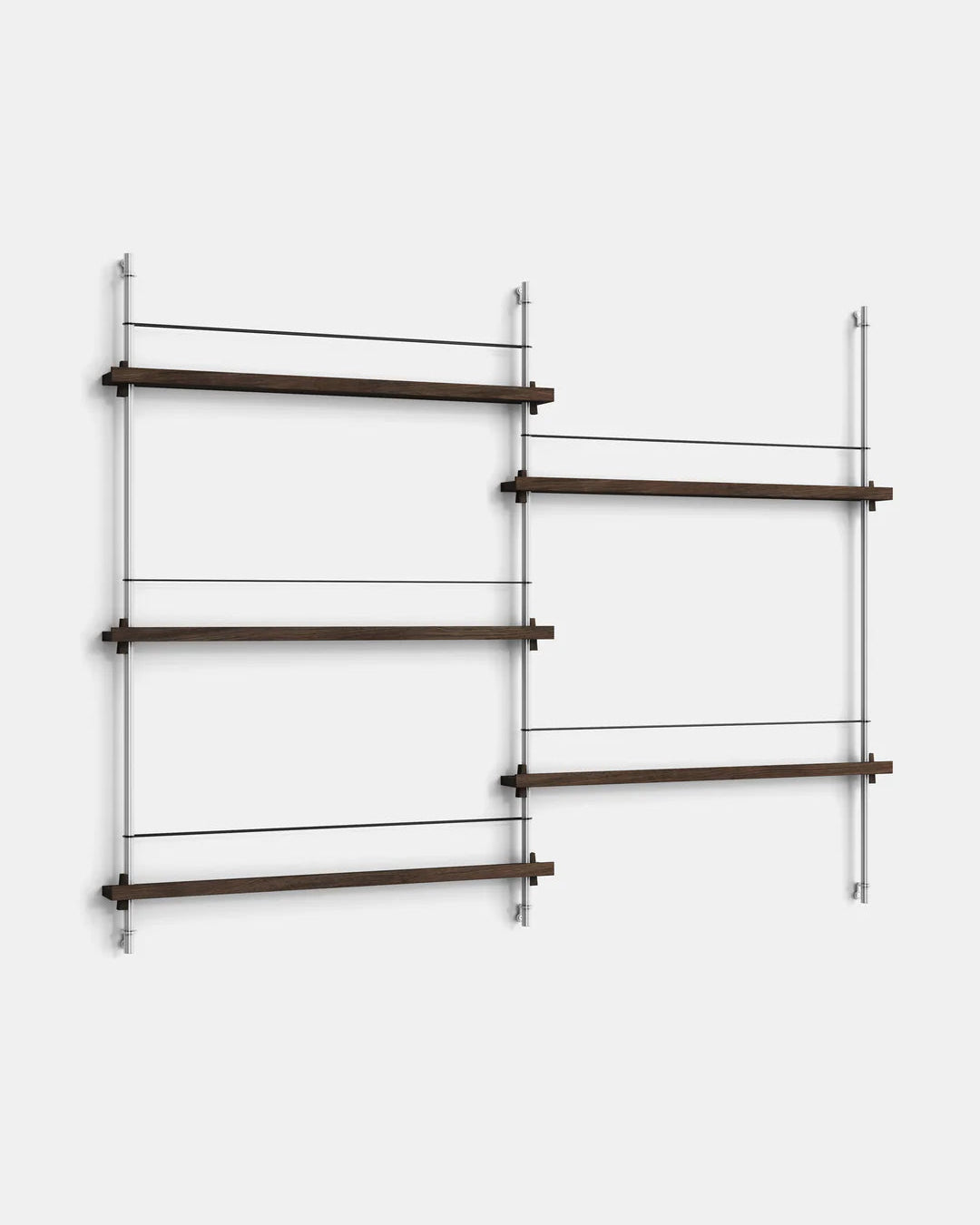 ชั้นวางของจาก MOEBE ดีไซน์เรียบง่ายแบบสแกนดิเนเวีย ปรับเปลี่ยนได้ตามพื้นที่และการใช้งาน ผลิตจากไม้โอ๊กแท้และโครงเหล็กเคลือบสีพาวเดอร์ แบบโมดูลาร์ปรับเพิ่มช่องหรือทำเต็มผนังได้ ใช้ชั้นไม้โอ๊ควีนียร์ FSC นำเข้าโดย Old Pine Trees.