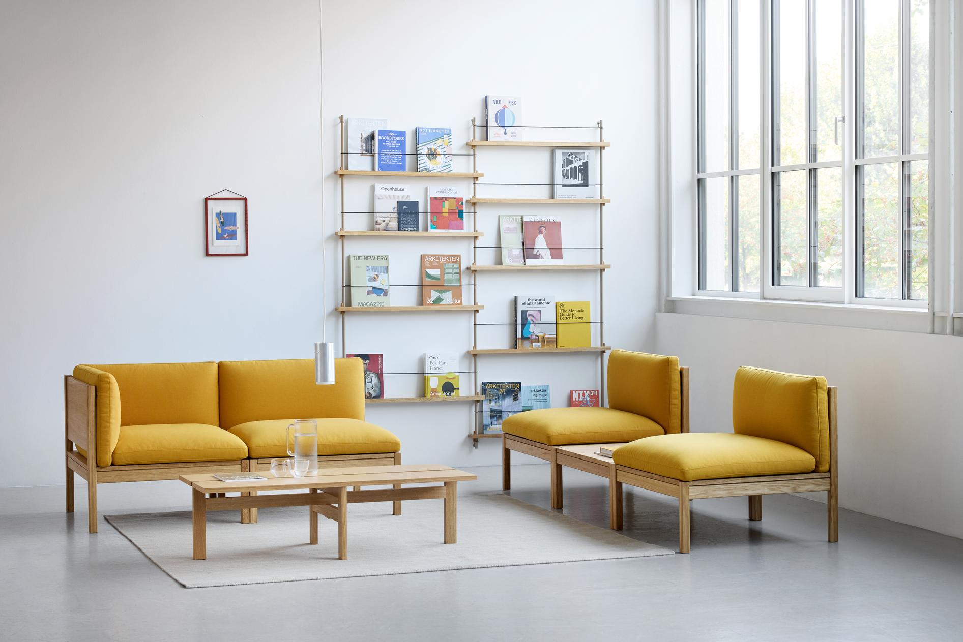 โซฟาโมดูลาร์จาก MOEBE ดีไซน์เรียบง่ายแบบสแกนดิเนเวีย ปรับเปลี่ยนได้ตามพื้นที่และการใช้ชีวิต ผลิตจากไม้โอ๊กแท้และผ้า Kvadrat สะท้อนแนวคิดของ Old Pine Trees เรื่องความงามที่ใช้งานได้จริงและอยู่กับเราได้นาน