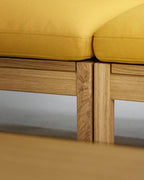 โซฟาโมดูลาร์จาก MOEBE ดีไซน์เรียบง่ายแบบสแกนดิเนเวีย ปรับเปลี่ยนได้ตามพื้นที่และการใช้ชีวิต ผลิตจากไม้โอ๊กแท้และผ้า Kvadrat สะท้อนแนวคิดของ Old Pine Trees เรื่องความงามที่ใช้งานได้จริงและอยู่กับเราได้นาน