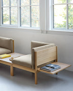 โซฟาโมดูลาร์จาก MOEBE ดีไซน์เรียบง่ายแบบสแกนดิเนเวีย ปรับเปลี่ยนได้ตามพื้นที่และการใช้ชีวิต ผลิตจากไม้โอ๊กแท้และผ้า Kvadrat สะท้อนแนวคิดของ Old Pine Trees เรื่องความงามที่ใช้งานได้จริงและอยู่กับเราได้นาน