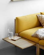 โซฟาโมดูลาร์จาก MOEBE ดีไซน์เรียบง่ายแบบสแกนดิเนเวีย ปรับเปลี่ยนได้ตามพื้นที่และการใช้ชีวิต ผลิตจากไม้โอ๊กแท้และผ้า Kvadrat สะท้อนแนวคิดของ Old Pine Trees เรื่องความงามที่ใช้งานได้จริงและอยู่กับเราได้นาน