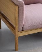 โซฟาโมดูลาร์จาก MOEBE ดีไซน์เรียบง่ายแบบสแกนดิเนเวีย ปรับเปลี่ยนได้ตามพื้นที่และการใช้ชีวิต ผลิตจากไม้โอ๊กแท้และผ้า Kvadrat สะท้อนแนวคิดของ Old Pine Trees เรื่องความงามที่ใช้งานได้จริงและอยู่กับเราได้นาน