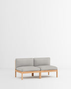 โซฟาโมดูลาร์จาก MOEBE ดีไซน์เรียบง่ายแบบสแกนดิเนเวีย ปรับเปลี่ยนได้ตามพื้นที่และการใช้ชีวิต ผลิตจากไม้โอ๊กแท้และผ้า Kvadrat สะท้อนแนวคิดของ Old Pine Trees เรื่องความงามที่ใช้งานได้จริงและอยู่กับเราได้นาน