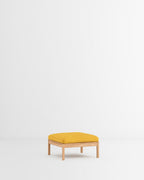 โซฟาโมดูลาร์จาก MOEBE ดีไซน์เรียบง่ายแบบสแกนดิเนเวีย ปรับเปลี่ยนได้ตามพื้นที่และการใช้ชีวิต ผลิตจากไม้โอ๊กแท้และผ้า Kvadrat สะท้อนแนวคิดของ Old Pine Trees เรื่องความงามที่ใช้งานได้จริงและอยู่กับเราได้นาน