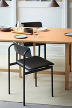 MOEBE Offset Chair เก้าอี้โครงเหล็กดีไซน์มินิมอล ที่นั่งไม้โอ๊ค จากแบรนด์ MOEBE