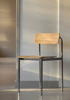 MOEBE Offset Chair เก้าอี้โครงเหล็กดีไซน์มินิมอล ที่นั่งไม้โอ๊ค จากแบรนด์ MOEBE